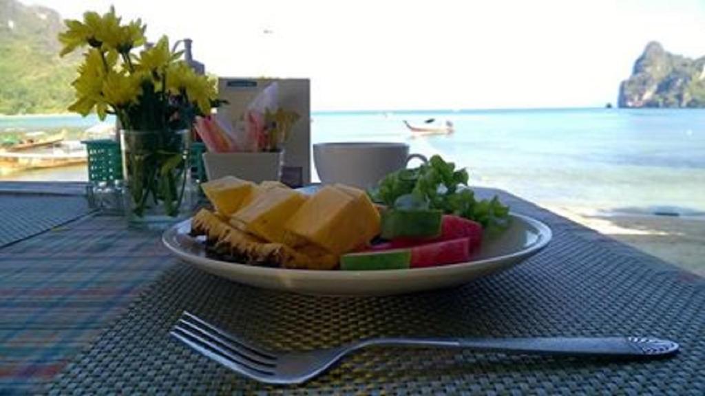 The Beacha Club Hotel Phi Phi Don Exterior foto